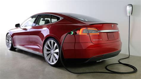 Tesla claims it can control how customers use its self-driving car ...