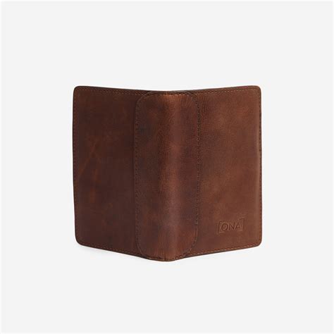 Passport Wallet Antique Cognac Ona