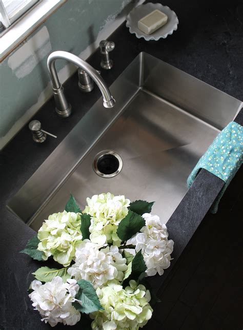 Undermount Bathroom Sink With Laminate Countertops Rispa