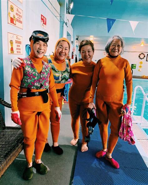 Hot Sexy Wai Ching Ho Bikini Pics