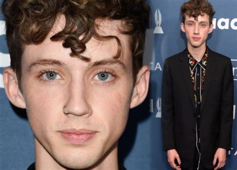 TheMoInMontrose Openly Gay Musician Troye Sivan Troyesivan Is 22