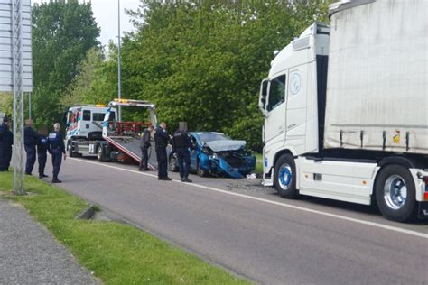 Une voiture percute un camion à Dieppe un homme transporté à l hôpital