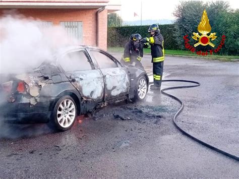 Castelfranco Paura Allalba Auto Va A Fuoco