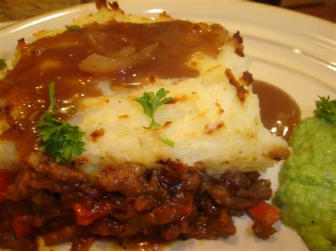 Cooking With Elise – Shepherd’s Pie with Onion Gravy