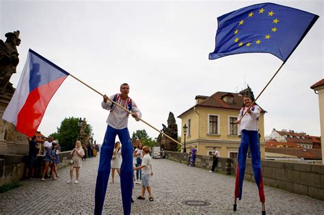 À Prague lUnion européenne tente de rassembler lEurope