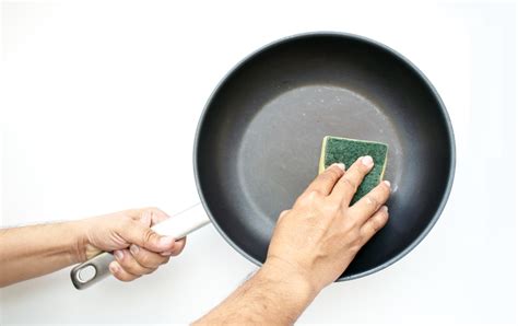 6 Ways to Keep Your Non-Stick Pans in a Good Shape • HumidityCheck.com