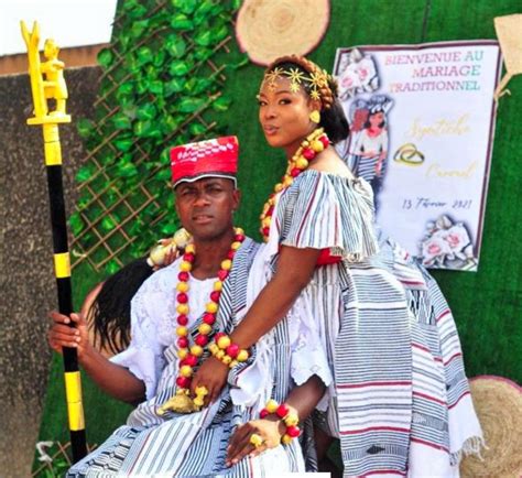 Parures Vestimentaires De Mariage En Pays Gouro Un Symbole De