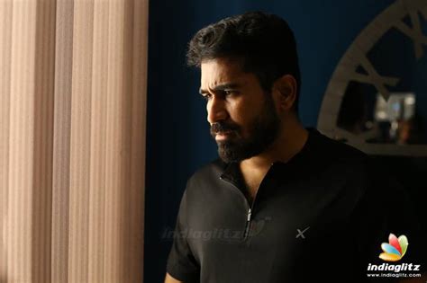 Kolaigaran Photos - Tamil Movies photos, images, gallery, stills, clips ...