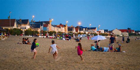 Zonsondergang Op Het Strand Een Van De Mooiste Activiteiten In