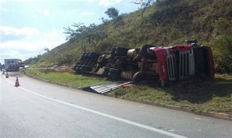 Portal Campo Belo Motorista De Carreta Morre Depois De Ser Atingido