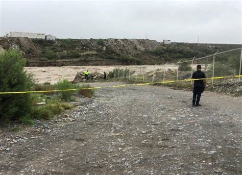 Arrastra Corriente A Camioneta De Familia Con 10 Personas En Arteaga