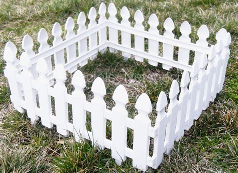 21 Elegant Landscape Border Fence - Home, Family, Style and Art Ideas