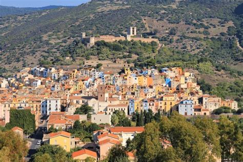 1 imágenes, fotos de stock, objetos en 3D y vectores sobre Bosa castle | Shutterstock