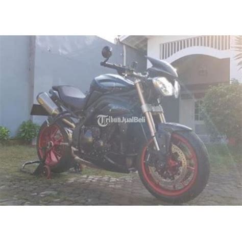 Moge Bekas Triumph Speed Triple Full Paper Lengkap Plat D Di