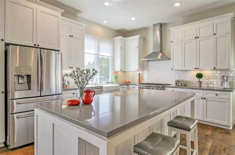 Gray Quartz Countertops With White Cabinets Decoomo