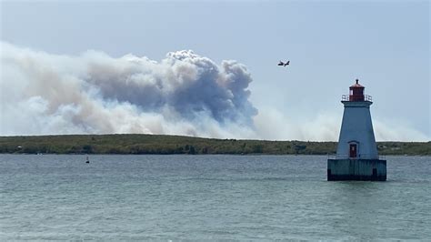 Shelburne Wildfire Out Of Control 1 500 Evacuated Ctv News