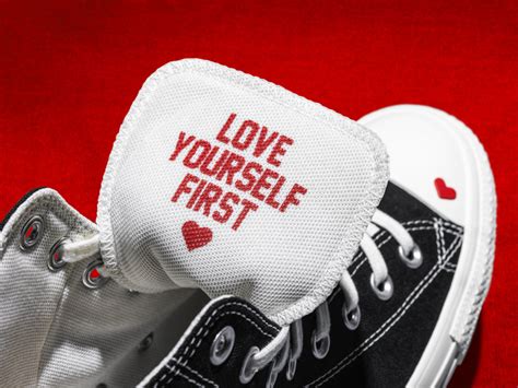 Converse lanza colección de zapatillas que promueve el amor propio