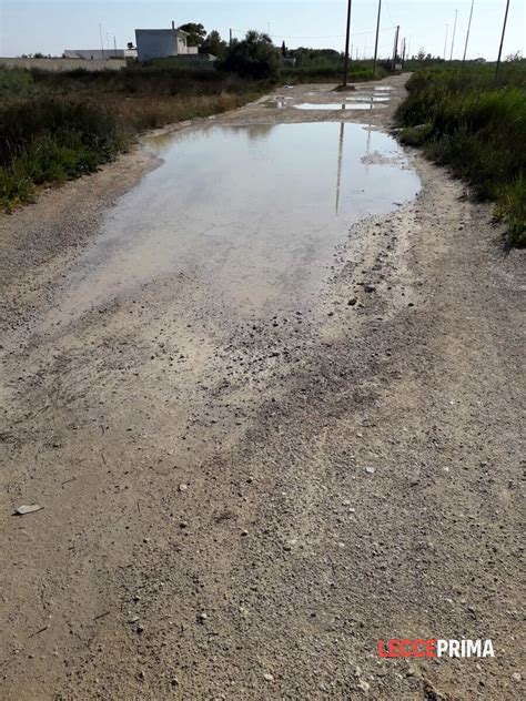 Strada Dissestata Buchi E Disagi In Via Idume