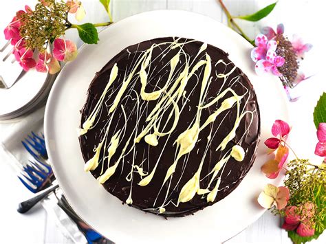 Chocolate Biscuit Cake - Hummingbird Thyme