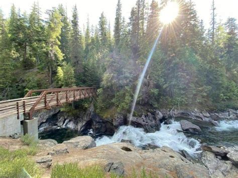 Take An Easy Loop Trail To Enter Another World At Icicle Gorge Trail In