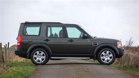 Land Rover Discovery used by Charles and Camilla up for auction