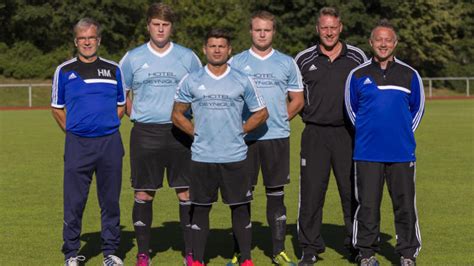 Hundsangens Niklas Noll Trifft In Schlussminute Fu Ball Bezirksliga