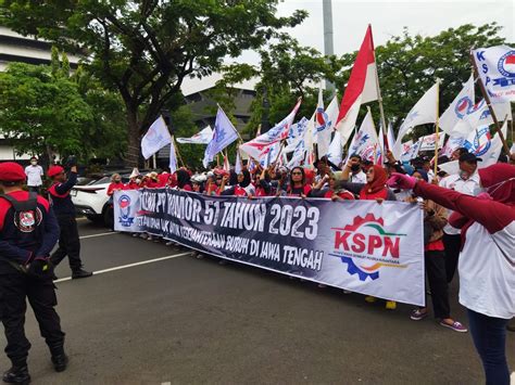 Serikat Buruh Tuntut UMK Jateng Naik 13 Persen Berita Terkini Jawa