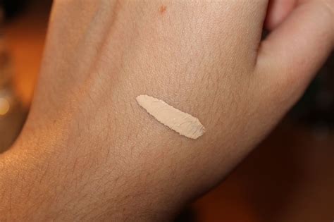 Le Petit Monde De Marie L Anti Cerne Naked Skin D Urban Decay Un