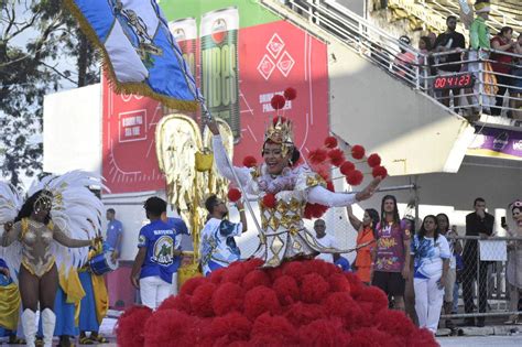 Independente de Eucalipto encerra 1ª noite de desfile exaltando Baixo