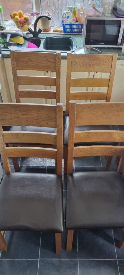 Solid Oak Extendable Dining Table And Chairs In E4 London Für £ 185 00