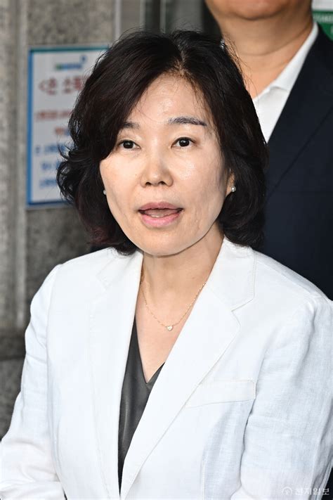 [포토] 질의 답변하는 김은경 혁신위원장