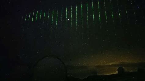 Unusual Green Laser Beams Over Hawaii: Mystery Behind the Phenomenon ...