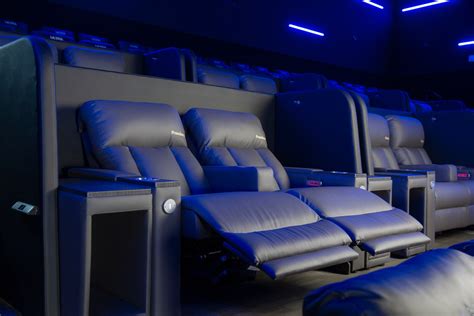 Heated reclining seats, power headrests now at these Canadian cinemas ...