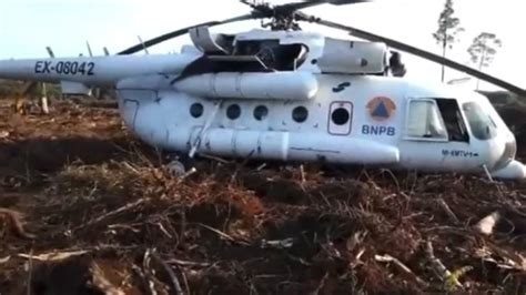 Helikopter BNPB Mendarat Darurat Di Lahan Gambut Kalteng Okezone News