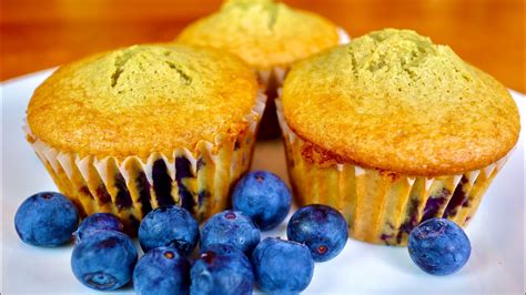 How To Make Blueberry Muffins With Juice And Cake Mix Youtube