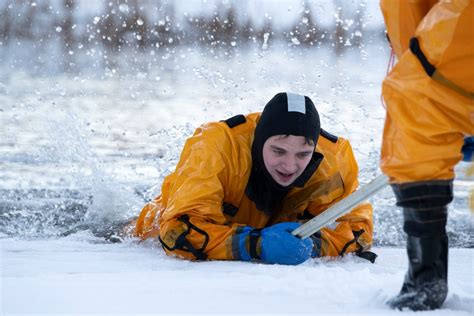 DVIDS - Images - JBER fire protection specialists conduct ice rescue ...