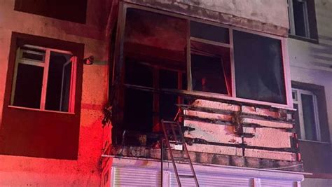 20 de persoane s au autoevacuat dintr un bloc după un incendiu izbucnit