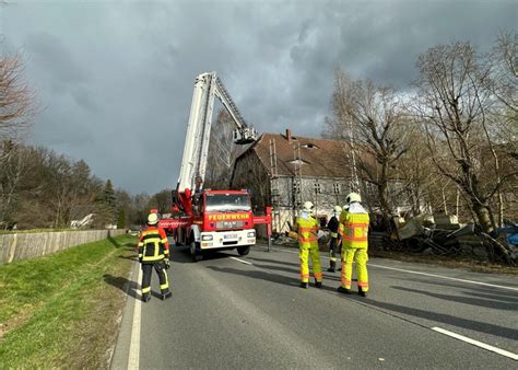 Sohland Spree Feuerwehr R Ckt Zu Einem Messi Hof Aus Feuerwehr