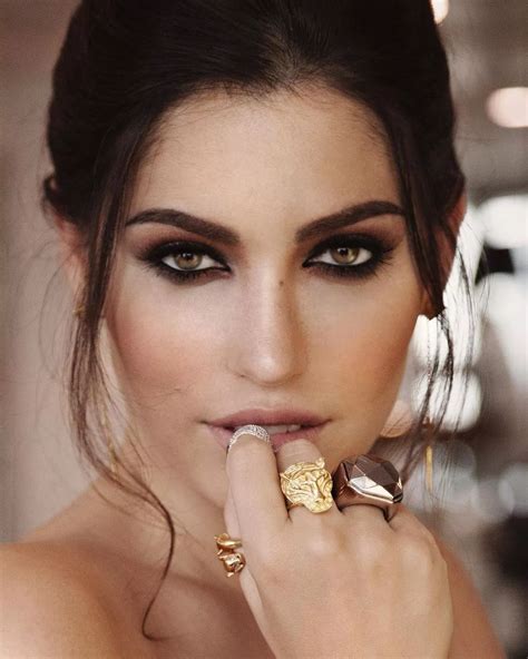 Yolanthe Cabau Age Height Instagram Husband Wesley Sneijder Net Worth Son Wiki Biography