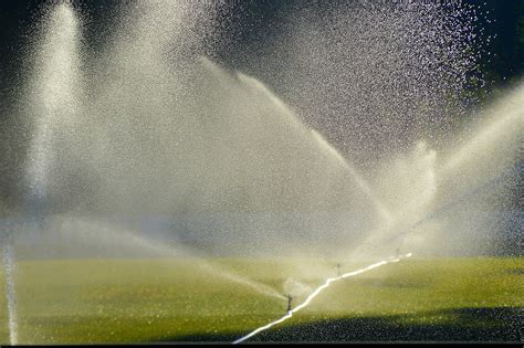 Spray Irrigation System How Does It Work Sprinkler Types Pros And Cons