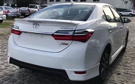 Novo Toyota Corolla XRS 2018 flagrado em concessionária no Brasil