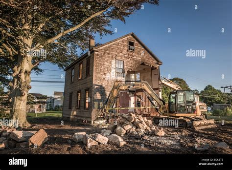 Demolish demolition site hi-res stock photography and images - Alamy