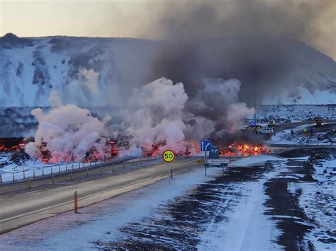 Iceland S Reykjanes Peninsula Struck By New Volcanic Eruption Lava Flow Leaves Region Without