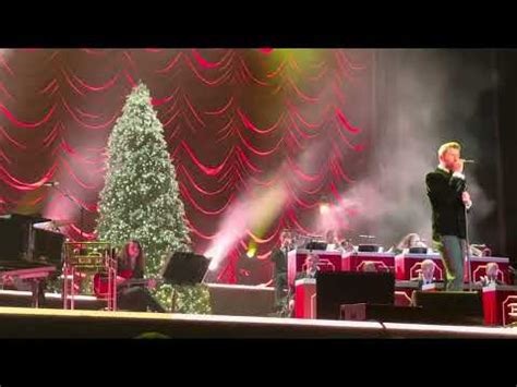 Brett Eldredge Signature Christmas Somg GLOW YouTube