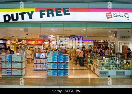 Duty free shopping at Incheon International Airport in Seoul, South Korea Stock Photo - Alamy