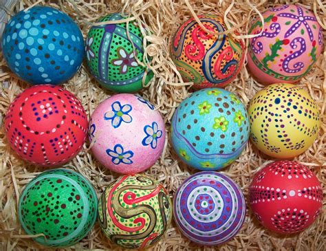 Hand Painted Easter Egg Dots | Creative Ads and more…