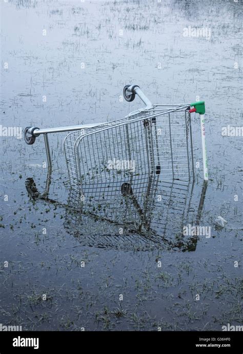 Asda shopping trolley hi-res stock photography and images - Alamy