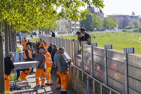 Trockenübung an der Elbe Hier probt Dresden Alarmstufe 4