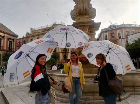 Barrio De Santa Cruz Y La Juder A De Sevilla Getyourguide