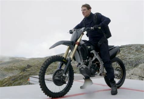 Total 59 Imagen Cascade Moto Tom Cruise Fr Thptnganamst Edu Vn